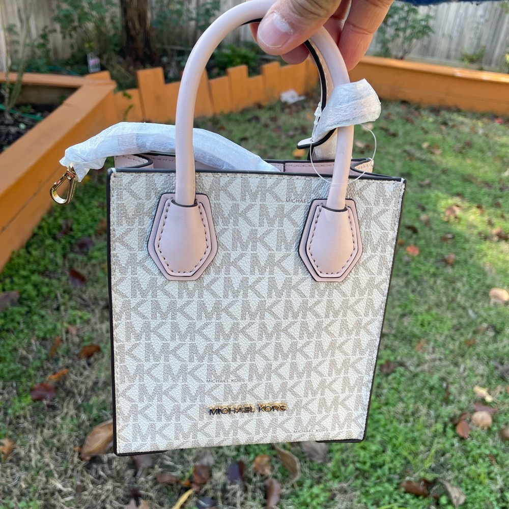 Micheal Kors crossbody